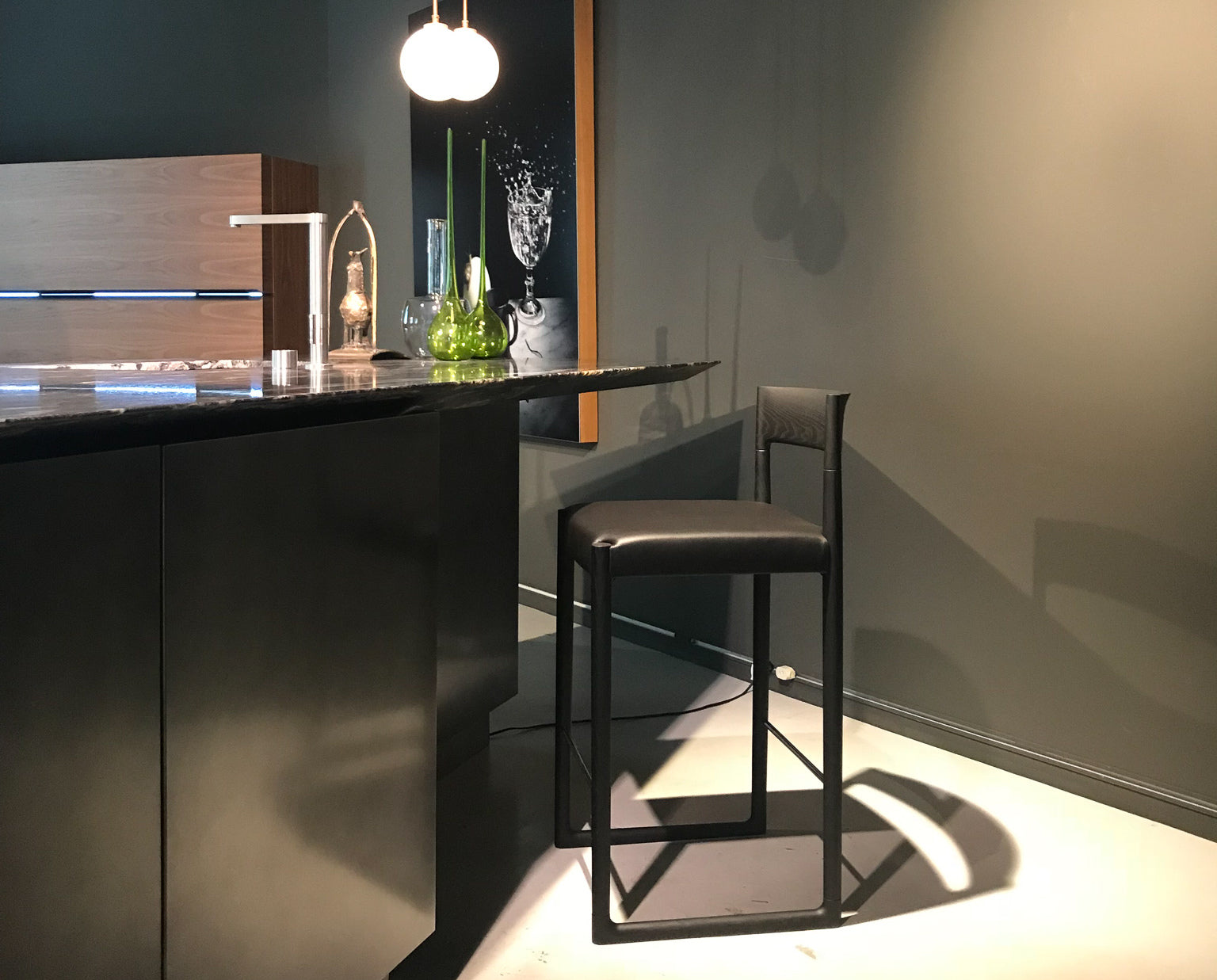 SWEEPY カウンターチェア