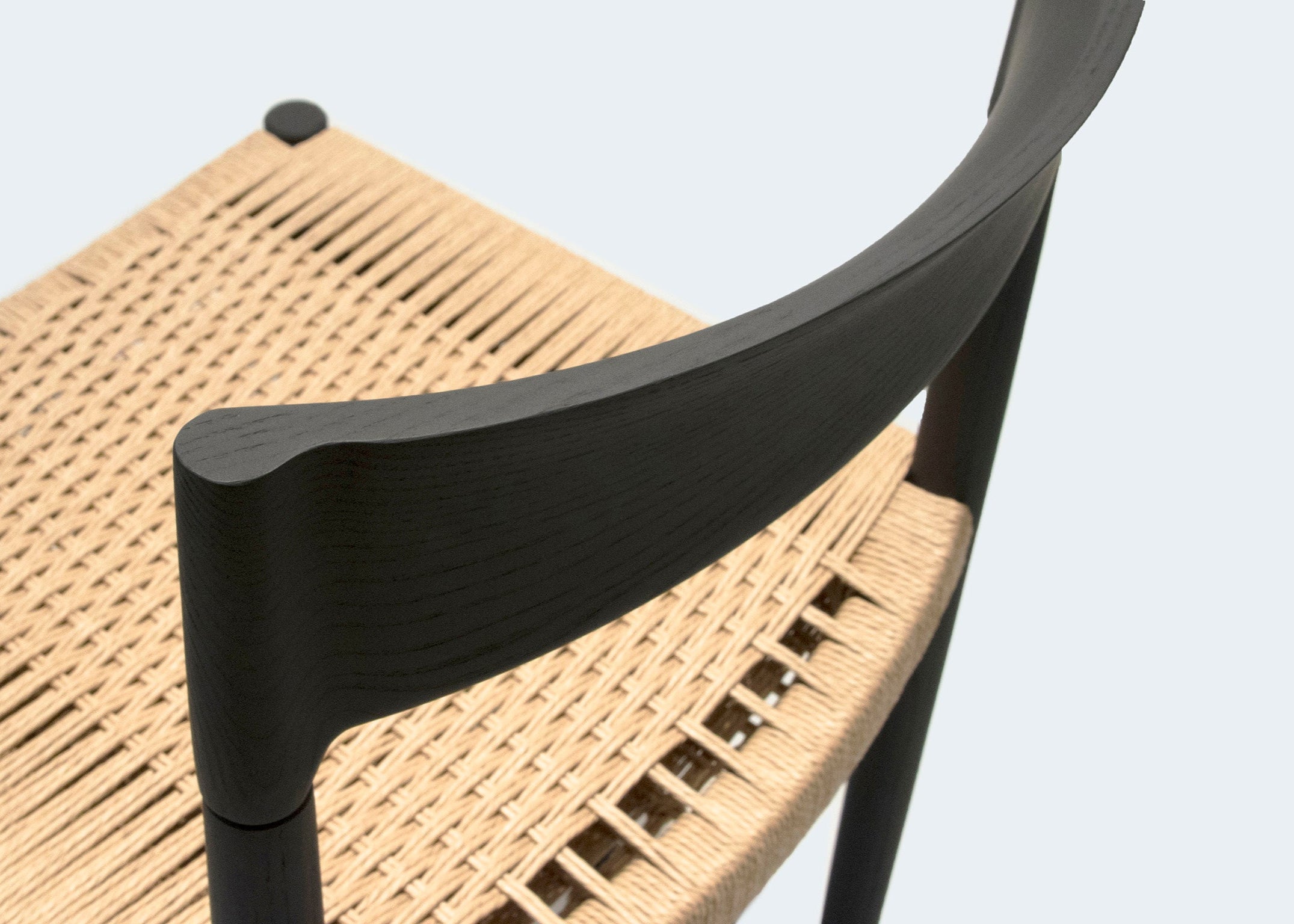 SWEEPY チェア (アームなし / ペーパーコード)