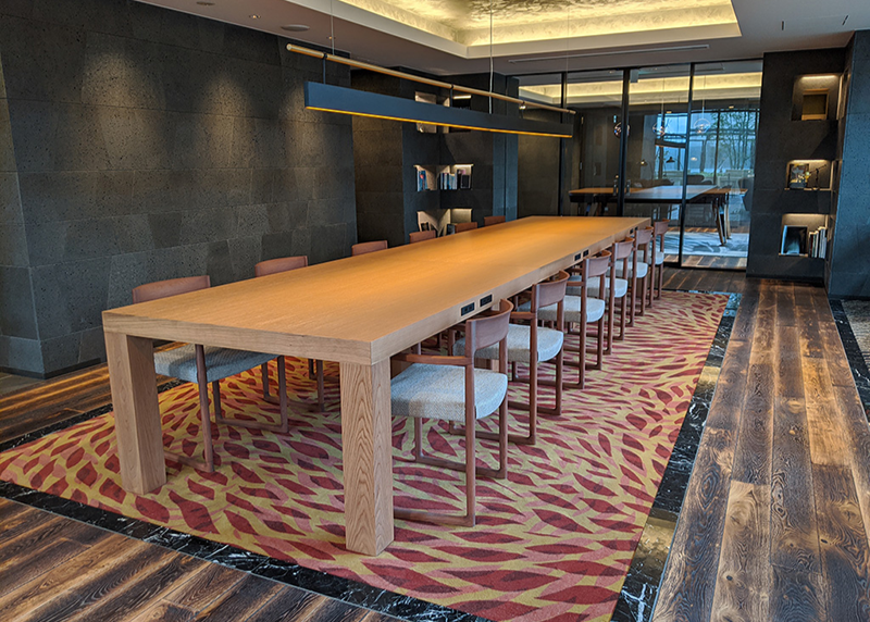 SWEEPY チェア (アームあり / ファブリック）