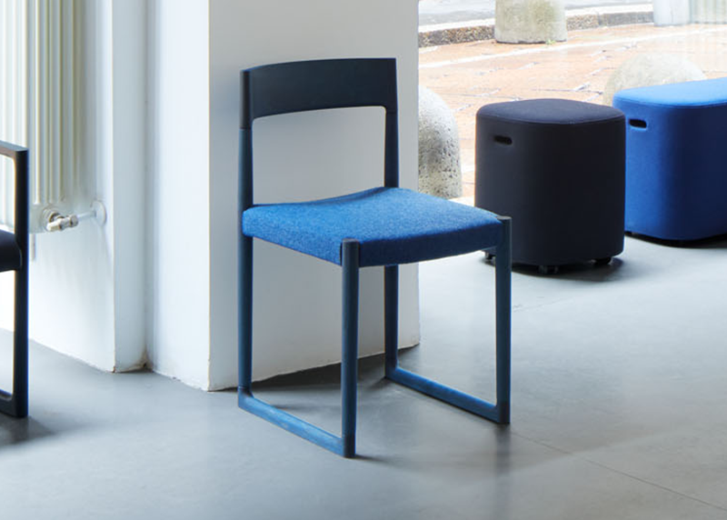 SWEEPY AI 藍染チェア