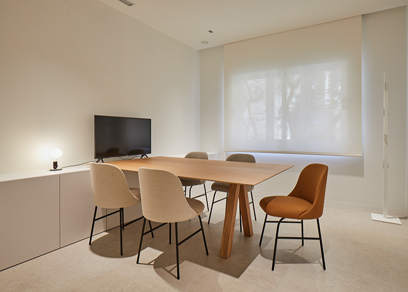 ALETA チェア (アームなし）