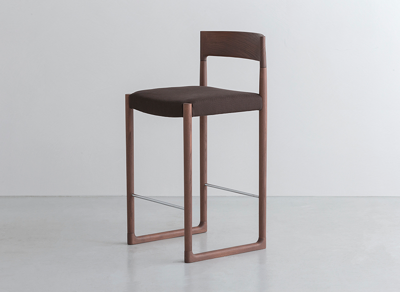 SWEEPY カウンターチェア