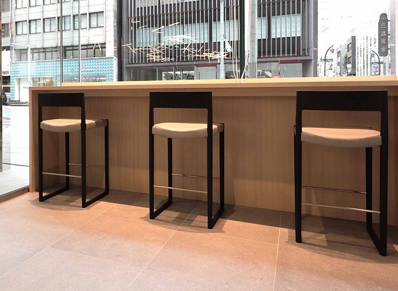 SWEEPY カウンターチェア