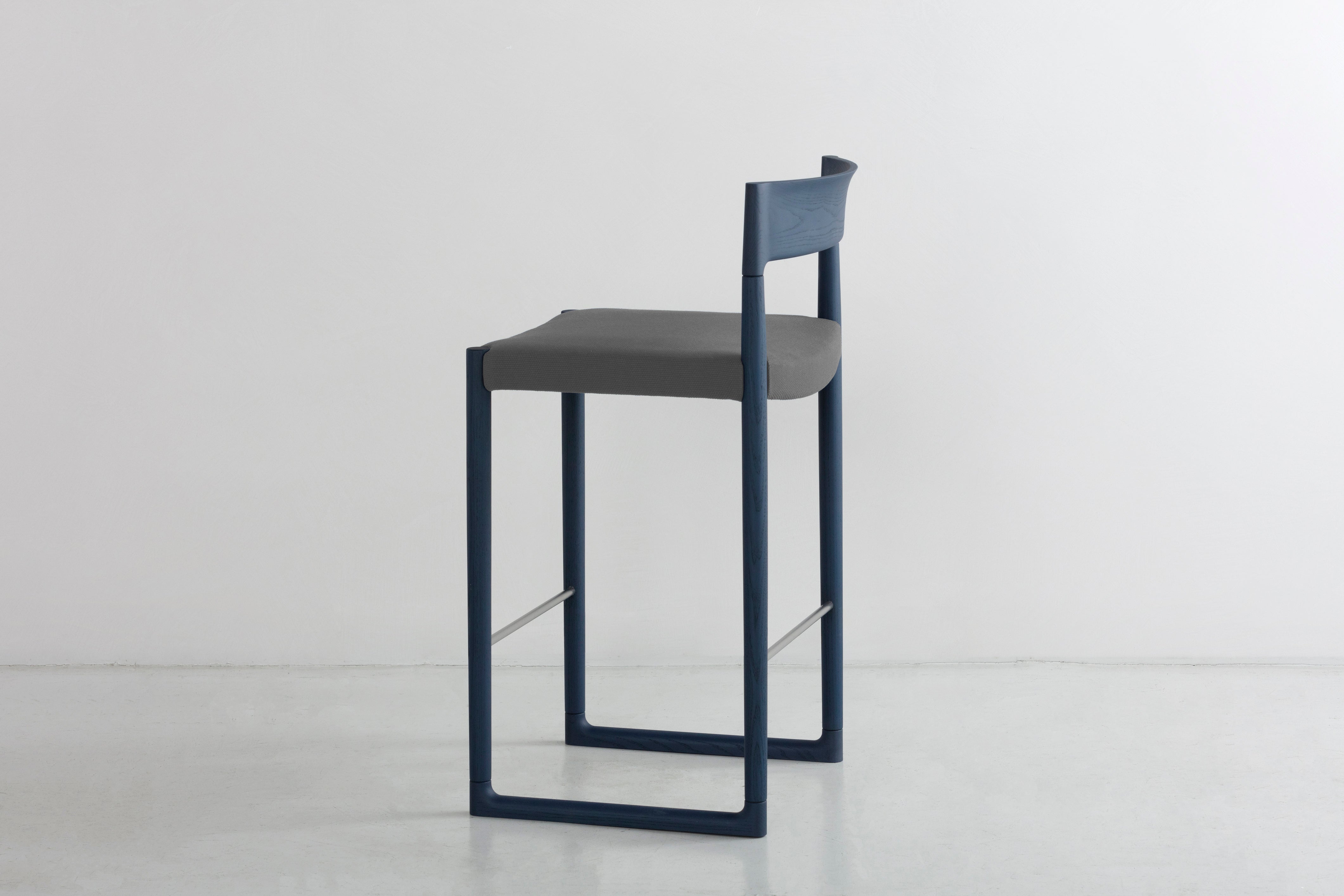 SWEEPY counter chair | interiors online store