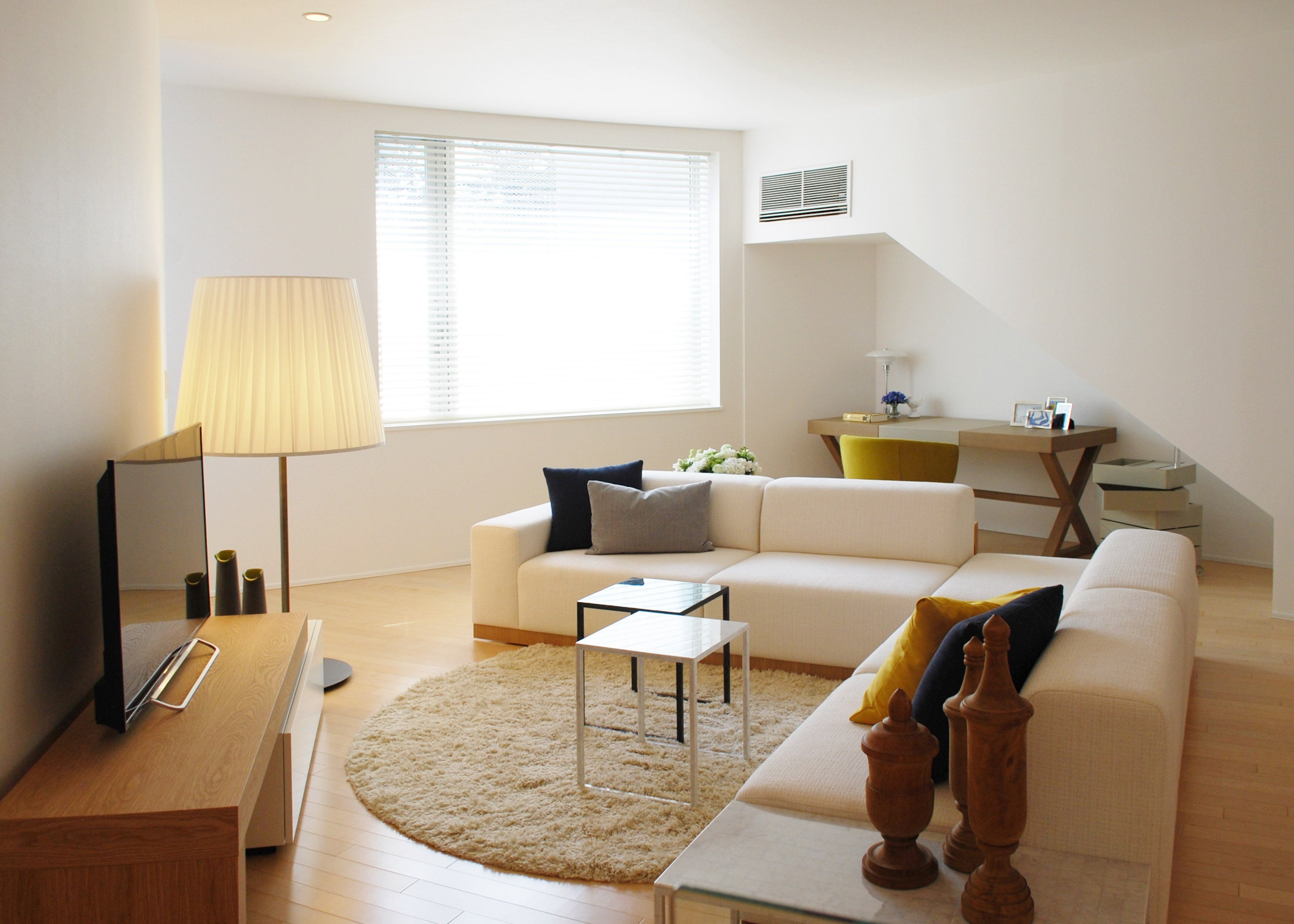 BK サイドテーブル (スクエア型）