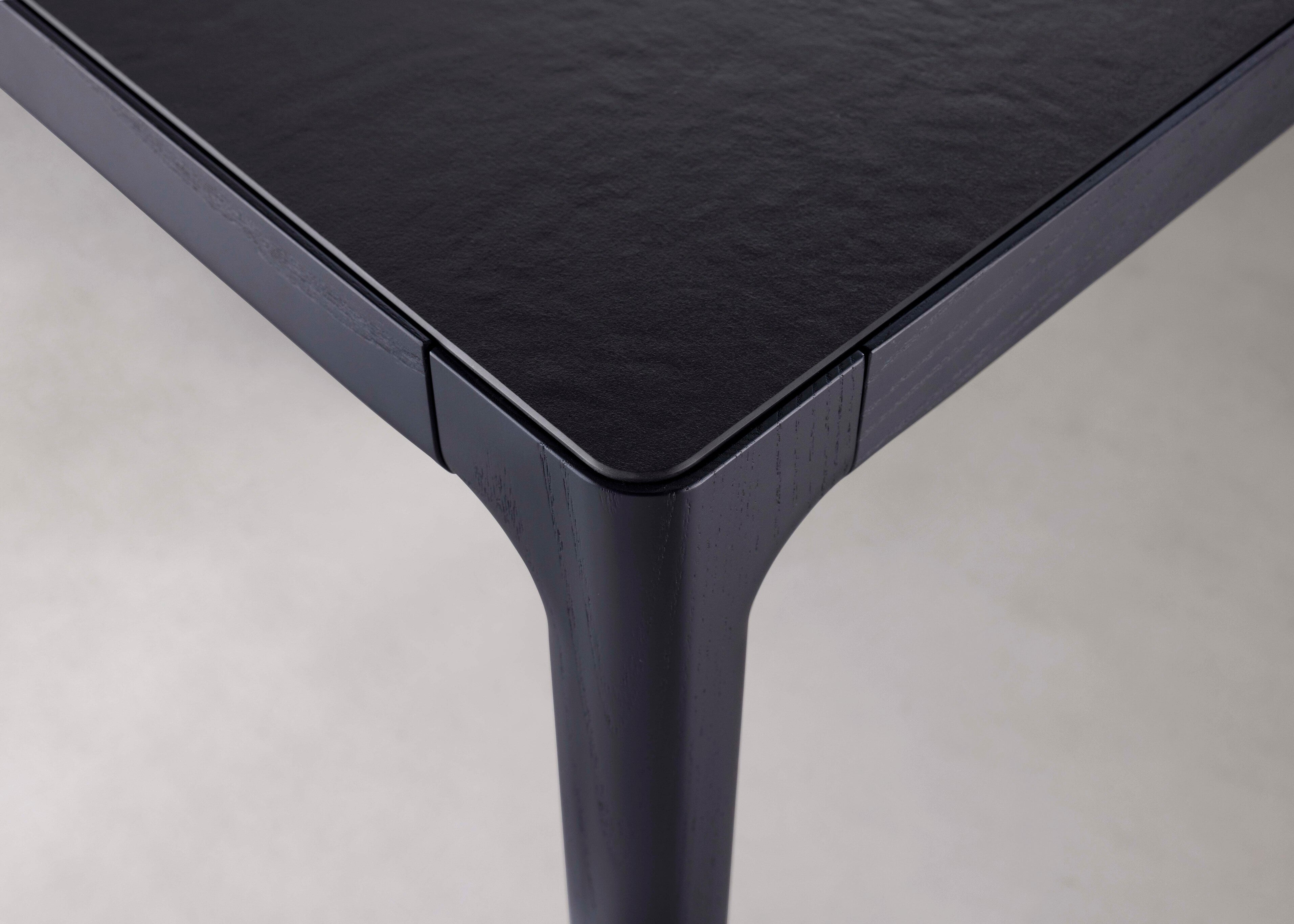 SWEEPY table | interiors online store